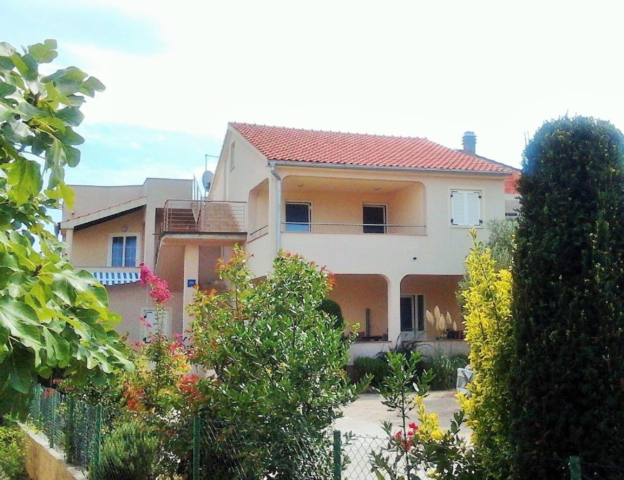 Apartments Jadranica Murter Bagian luar foto